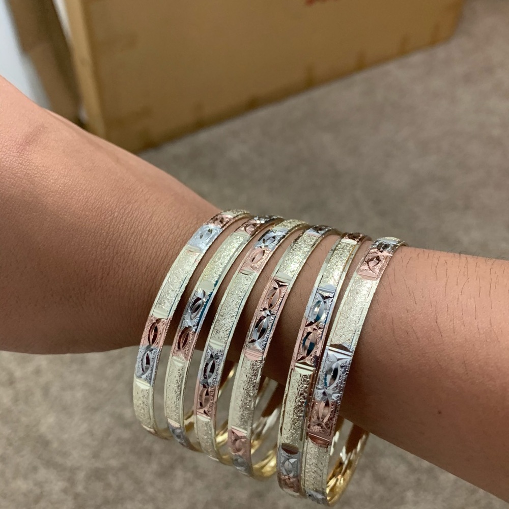 👑 Gold Plated Bangles👑 - Picture 4 of 5